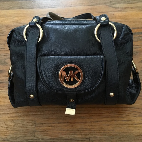Michael Kors Handbags - Micheal Kors / Black Tote Handbag / Gold Hardware
